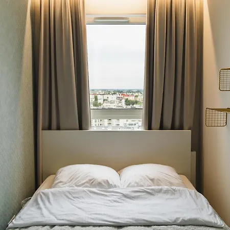 Pelczynskiego 3 *
